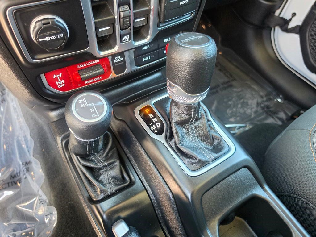 Used 2026 Jeep Gladiator Mojave AWD/4WD image 21