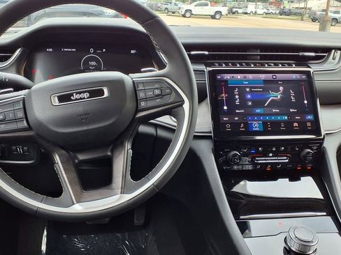 Used 2023 Jeep Grand Cherokee L Limited w/ Luxury Tech Group II RWD image 8