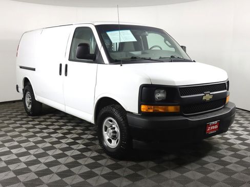 Used 2017 Chevrolet Express 2500 image 6