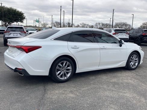 Used 2022 Toyota Avalon XLE image 5