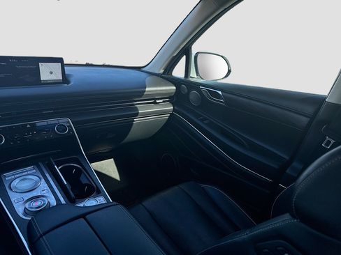 Used 2021 Genesis GV80 2.5T w/ Advanced Package 02 image 25