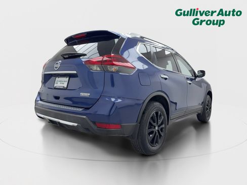 Used 2020 Nissan Rogue S w/ Special Edition Package FWD image 8