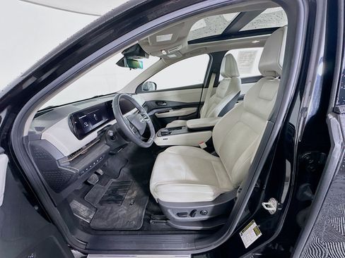 Used 2023 Nissan Ariya FWD image 13