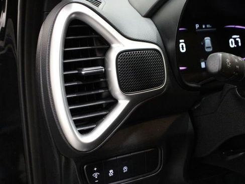 Used 2023 Kia Soul LX image 18