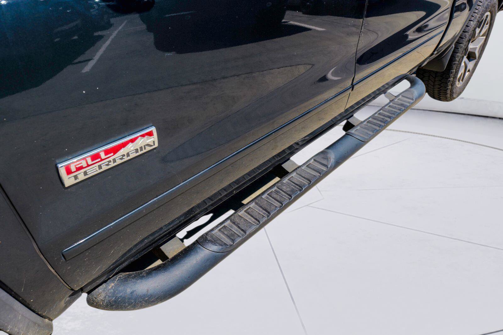 Used 2018 GMC Sierra 1500 SLT AWD/4WD image 4