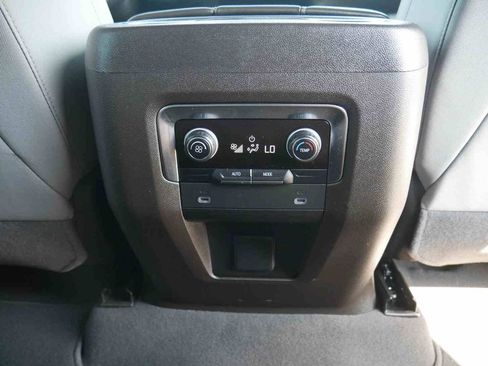 Used 2022 Chevrolet Tahoe LS image 19