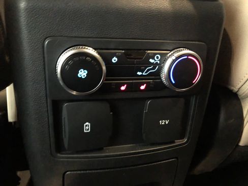 Used 2023 Ford Explorer Limited image 16