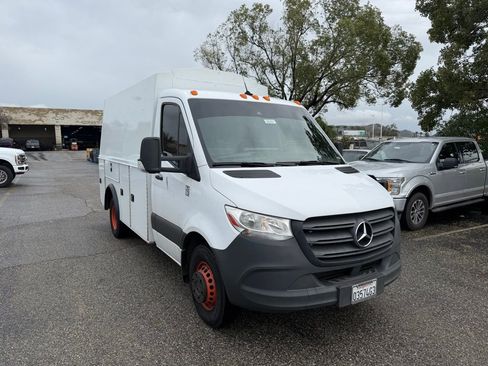Used 2020 Mercedes-Benz Sprinter 3500 image 2