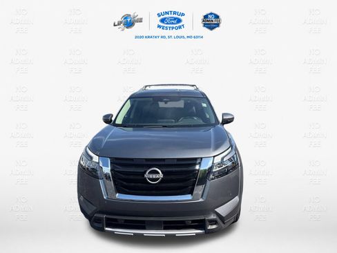 Used 2025 Nissan Pathfinder SL AWD/4WD image 22