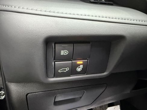 Used 2026 Toyota Highlander XLE image 14