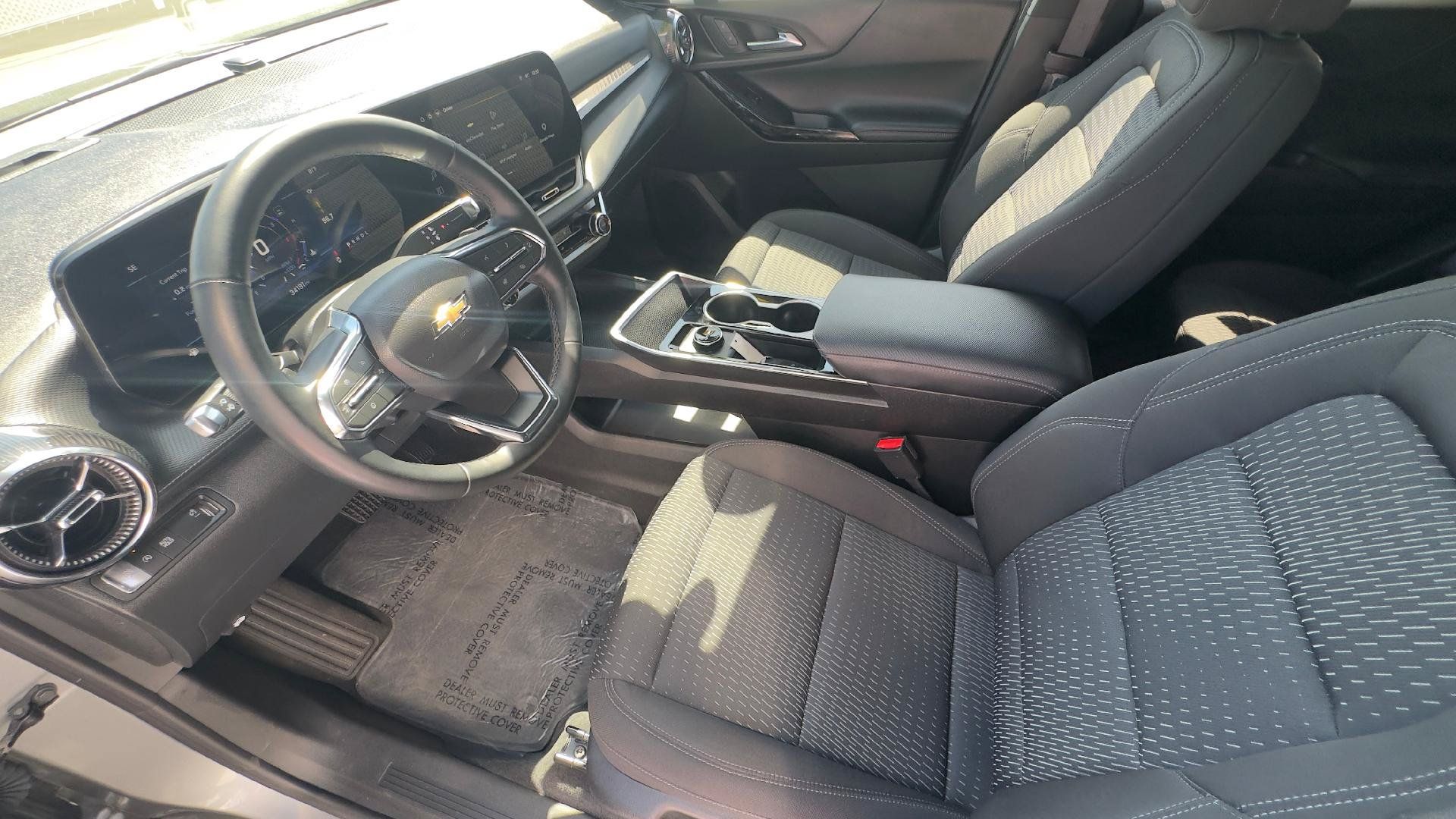 Used 2026 Chevrolet Equinox LT FWD image 11