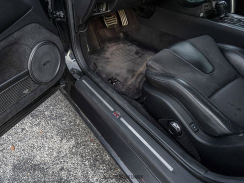 Used 2010 Nissan GT-R Premium AWD/4WD image 29