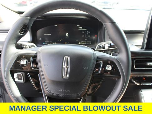 Used 2022 Lincoln Aviator AWD w/ Premium Package image 12