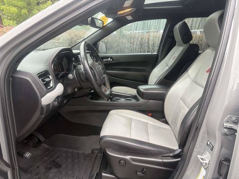 Used 2023 Dodge Durango GT RWD image 4