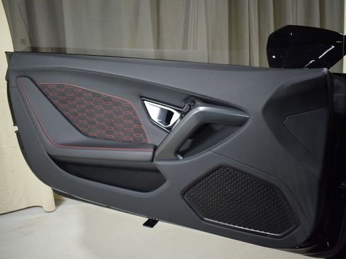 Used 2023 Lamborghini Huracan EVO image 40