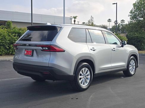 Certified 2025 Toyota Grand Highlander FWD image 3