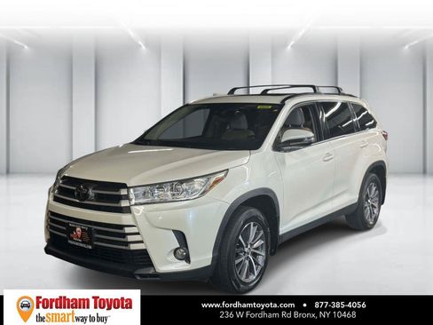 Used 2019 Toyota Highlander XLE AWD/4WD image 4