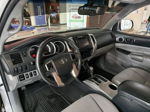 Used 2013 Toyota Tacoma 4x4 Access Cab w/ SR5 Pkg image 12