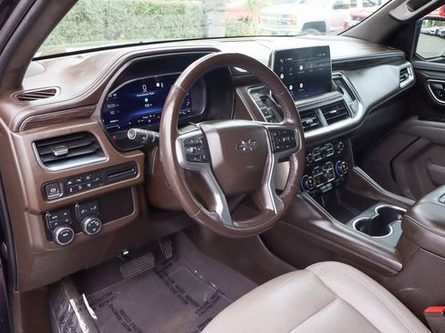 Used 2022 Chevrolet Suburban Z71 w/ Luxury Package image 22