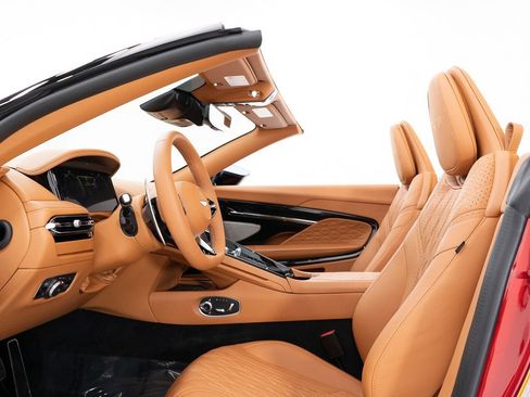 Used 2025 Aston Martin DB12 Convertible image 23