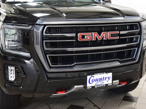 Used 2023 GMC Yukon XL AT4 w/ AT4 Premium Package AWD/4WD image 13