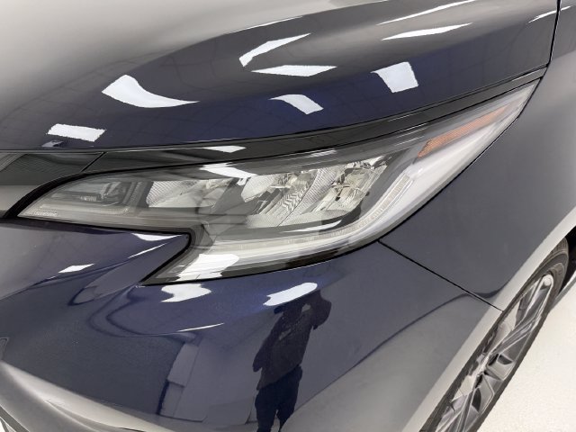 New 2026 Toyota Sienna XSE FWD image 6