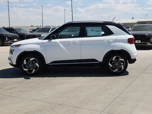 New 2026 Hyundai Venue SEL image 2