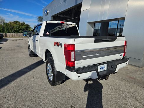 Used 2022 Ford F350 Platinum image 9