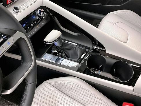 New 2026 Hyundai Elantra Limited image 9