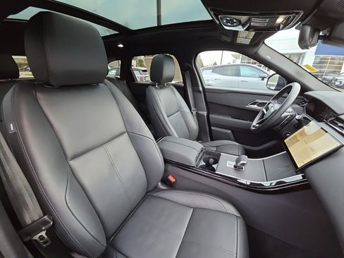 Used 2025 Land Rover Range Rover Velar Dynamic SE image 21
