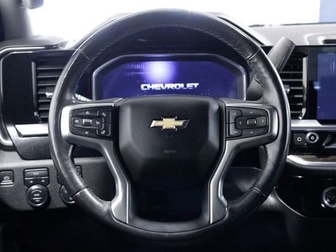 Used 2022 Chevrolet Silverado 1500 LT image 15