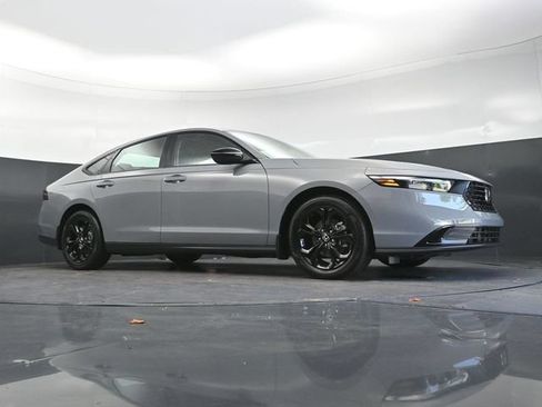 Certified 2025 Honda Accord SE image 26