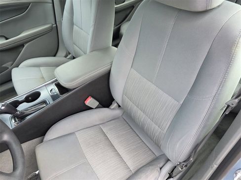 Used 2014 Chevrolet Impala LS w/ LS Convenience Package image 12