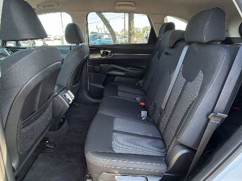 Used 2023 Kia Sorento LX AWD/4WD image 34
