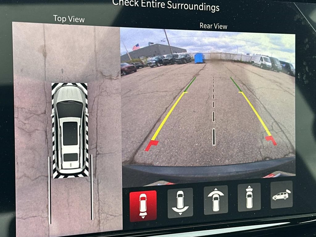 New 2027 Chrysler Pacifica Limited AWD/4WD image 18
