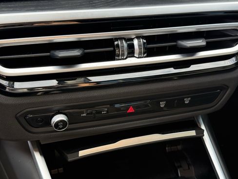 Used 2024 BMW 330i Sedan w/ Convenience Package image 22