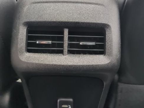 Used 2020 Chevrolet Equinox LT w/ Midnight Edition image 29