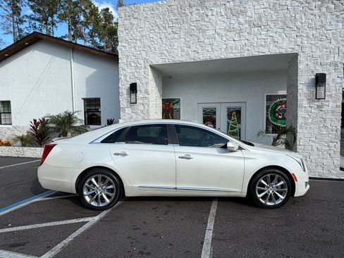 Used 2014 Cadillac XTS Luxury w/ Driver Awareness Package image 18