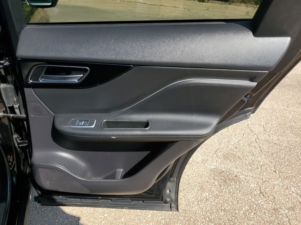 Used 2019 Jaguar F-PACE Premium AWD/4WD image 55