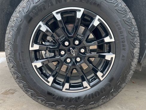 Used 2025 Chevrolet Traverse Z71 AWD/4WD image 26