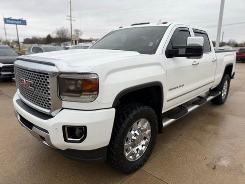 Used 2016 GMC Sierra 2500 Denali w/ Duramax Plus Package image 3