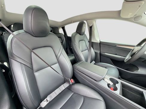 Used 2023 Tesla Model Y Long Range image 30