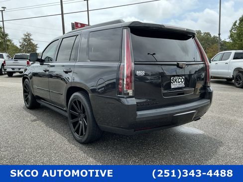 Used 2019 Cadillac Escalade Premium Luxury RWD image 3