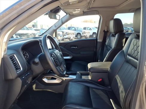 Used 2024 Nissan Frontier SL w/ Technology Package image 11