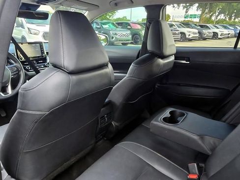 Used 2022 Toyota Corolla Cross XLE FWD image 28