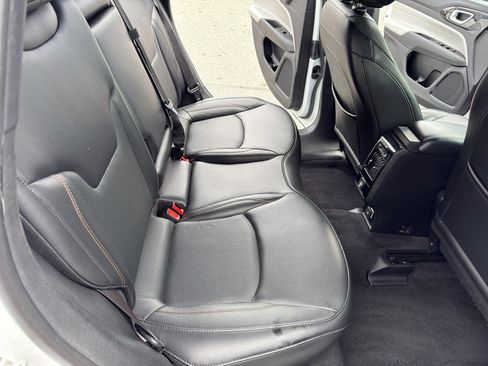 Used 2023 Jeep Compass Limited image 29