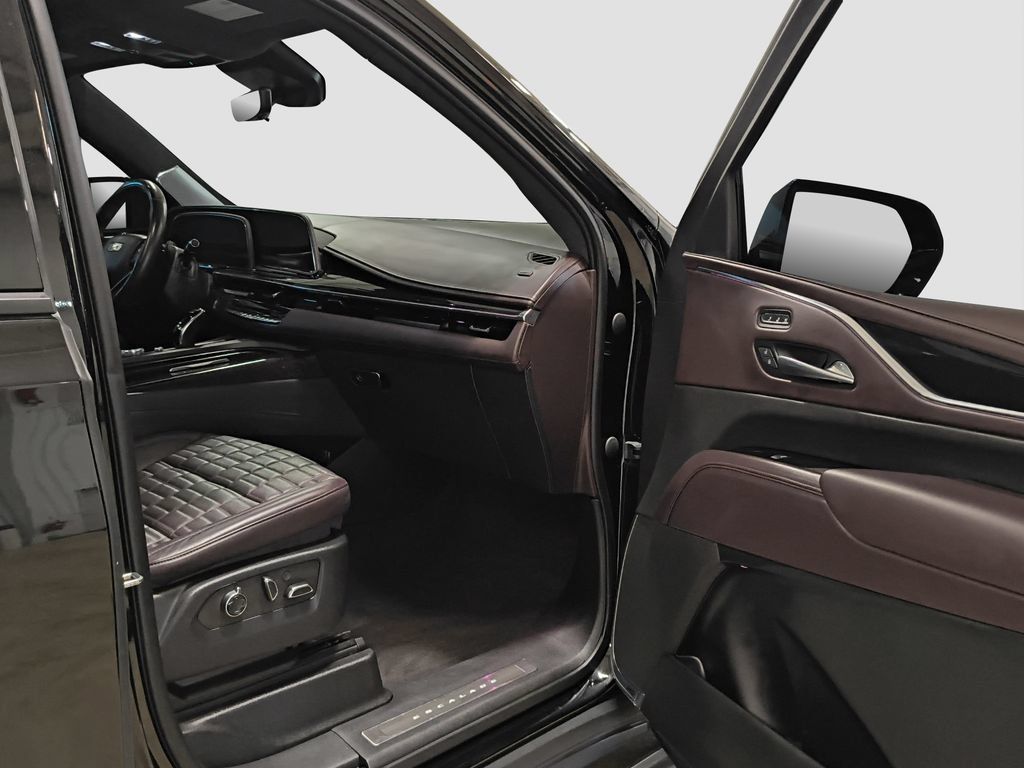 Used 2022 Cadillac Escalade Sport Platinum AWD/4WD image 18