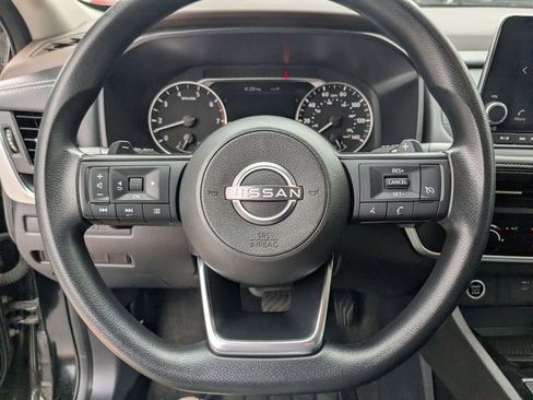 Used 2023 Nissan Rogue S AWD/4WD image 16