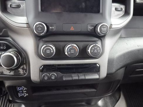 Used 2024 RAM 2500 Tradesman w/ Chrome Appearance Group AWD/4WD image 31