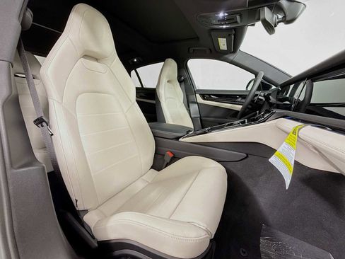 New 2025 Porsche Panamera 4 image 30